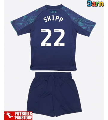 Leicester City Oliver Skipp #22 Bortatröja Barn 2025-26 Kortärmad (+ Korta byxor)
